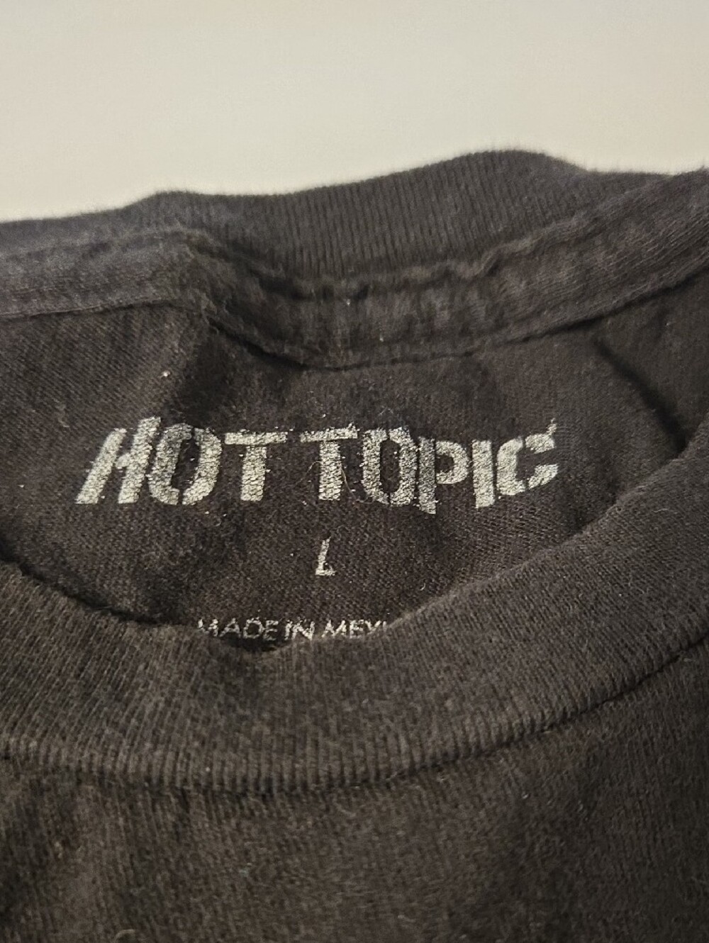 Hot Topic Black Tee with White Logo - Mens Short Sleeve - Picture 3 of 4